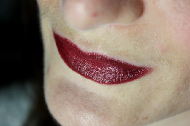 jumbo-elf-scarlet-night omre-lips