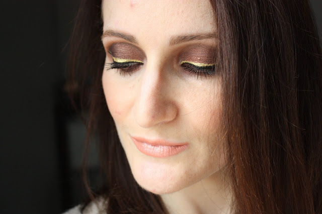 maquillage-nouvel-an double-liner-black-gold