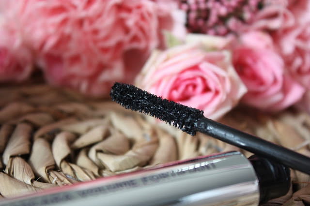 mascara-noir-dr-pierre-ricaud