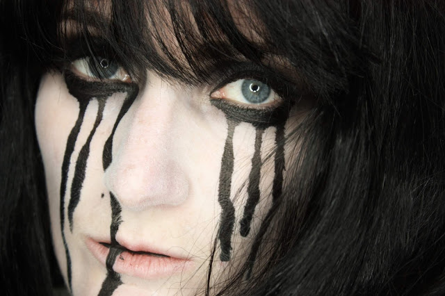 dark-make-up artistic-make-up