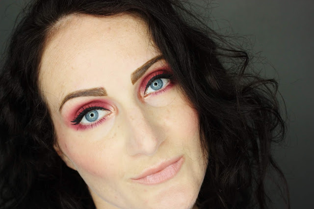 tuto-maquillage-palette-huda-beauty rose-gold-remastered-huda-beauty