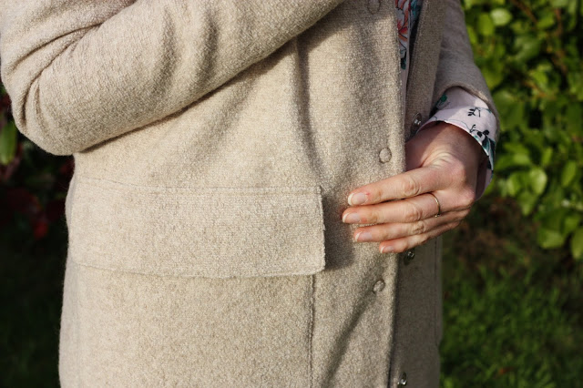 detail-manteau-gant