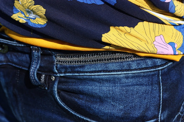 details-strass-jeans-salsa