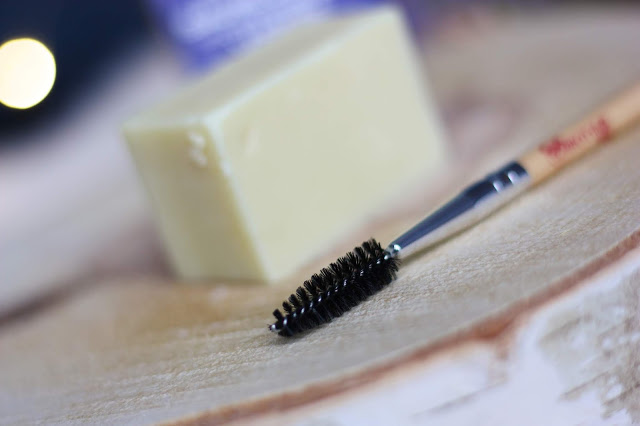 pinceau-goupillon-sourcils biotyfull-box-la-layering